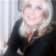 Professionista, tenace e intraprendente.
Posso offrire competenze approfondite
 e una solida base pratica per supportare gli studenti nel loro percorso formativo.